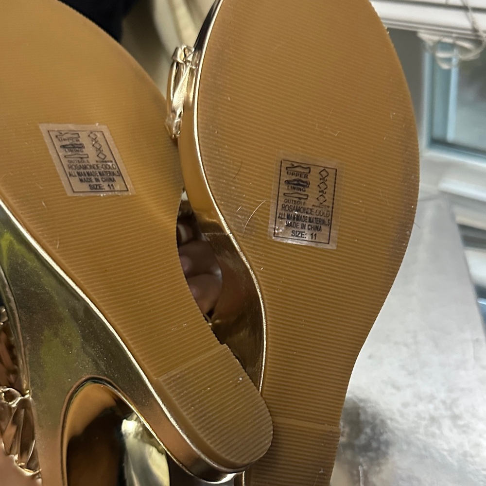 AKIRA Gold Women's Sandals - Picture 3 of 5